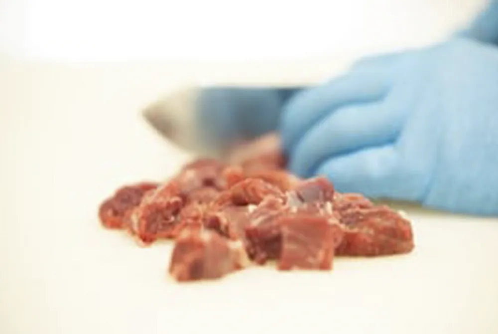 猪生肉カット　100g(冷凍品)