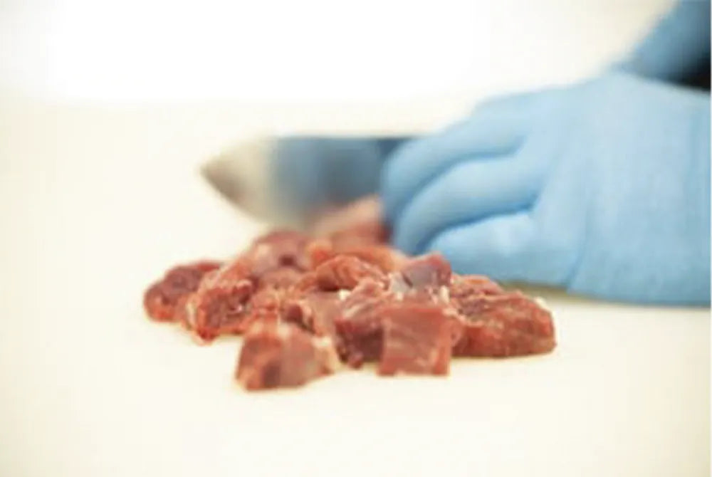 鹿生肉カット　100g(冷凍品)